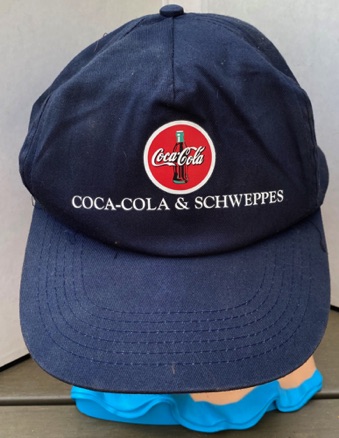 8617-1 € 5,00 coca cola petje coca cola & schweppers.jpeg